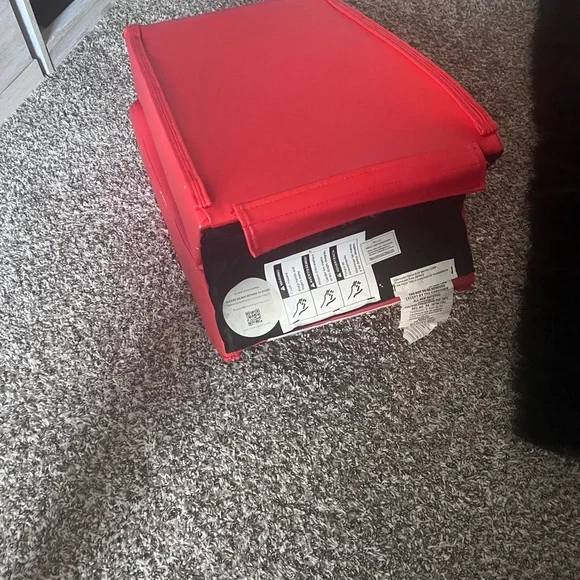 Super Mario Gaming Chair - Picture 5 of 5